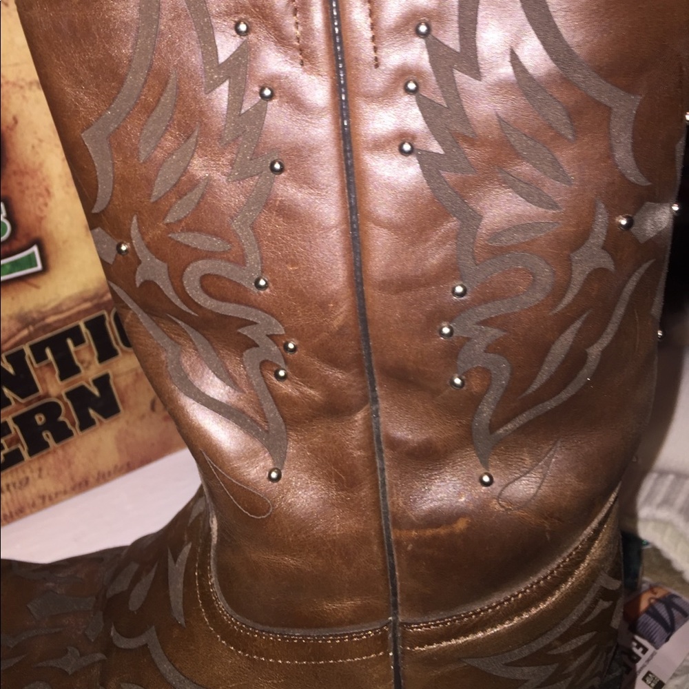 Women's cowboy boots